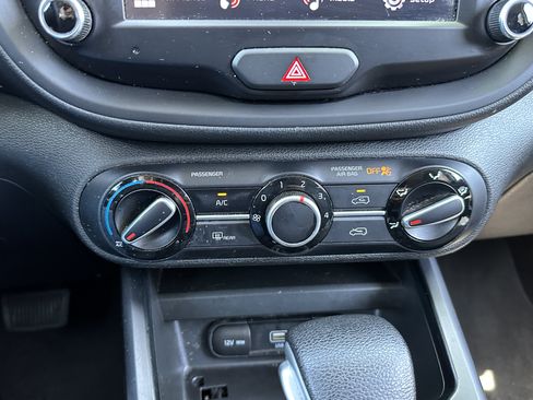 Certified 2022 Kia Soul LX w/ Technology Package FWD image 28