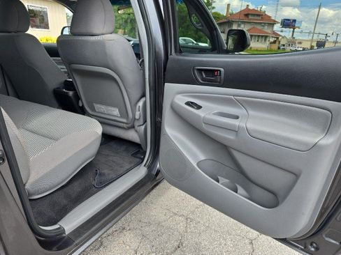 Used 2014 Toyota Tacoma 4x4 Double Cab w/ SR5 Package image 35