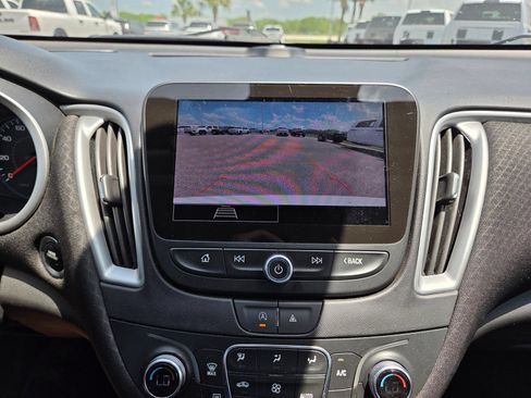 Used 2024 Chevrolet Malibu LT FWD image 9
