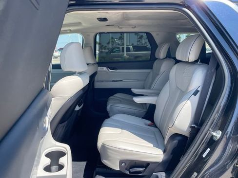 Used 2024 Hyundai Palisade Calligraphy image 19