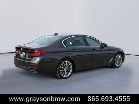 Used 2022 BMW 530i xDrive w/ Premium Package image 3