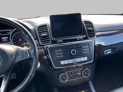 Used 2017 Mercedes-Benz GLS 450 4MATIC image 6