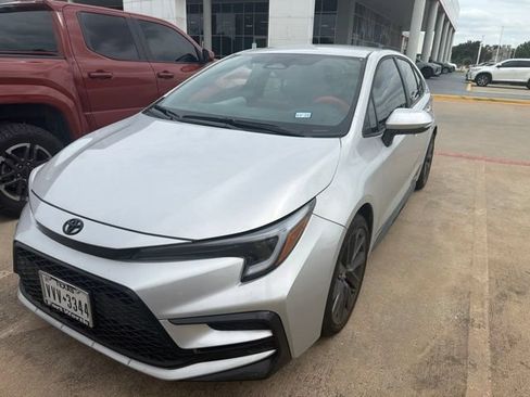 Used 2026 Toyota Corolla SE FWD image 3