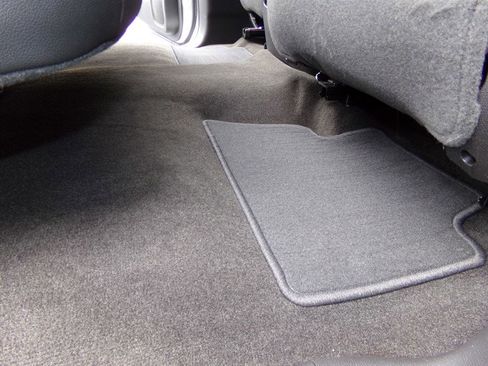 Used 2018 GMC Sierra 1500 SLT image 39