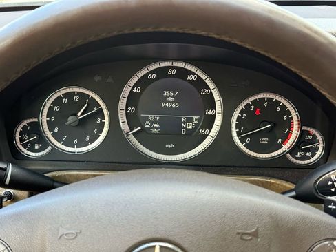 Used 2010 Mercedes-Benz E 350 4MATIC Sedan image 16