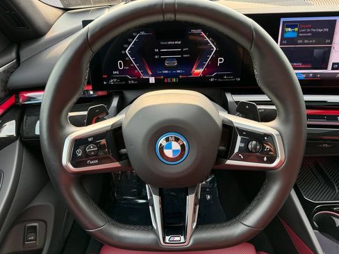 Used 2025 BMW 550e xDrive w/ Executive Package AWD/4WD image 12