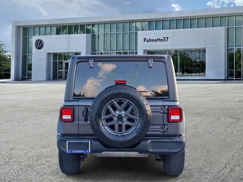 Used 2024 Jeep Wrangler Unlimited Sport AWD/4WD image 5