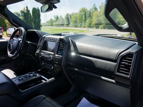Used 2020 Ford Expedition Limited w/ Equipment Group 302A AWD/4WD image 21