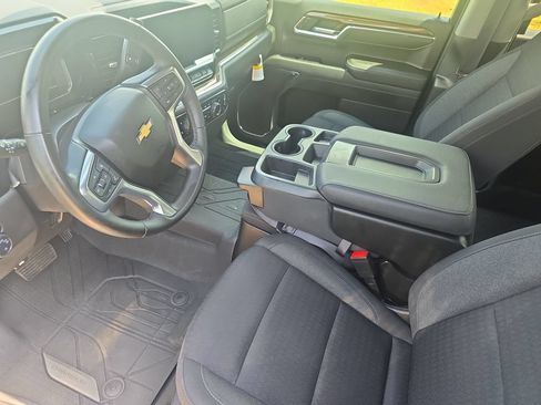 Used 2023 Chevrolet Silverado 1500 LT AWD/4WD image 16