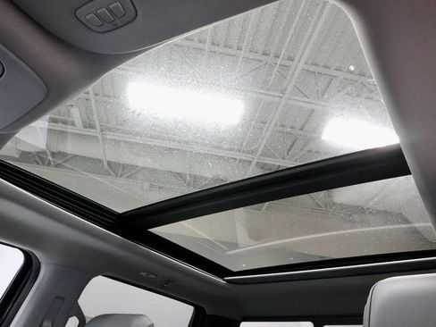 Certified 2022 Ford F150 Lariat w/ Equipment Group 502A High image 26