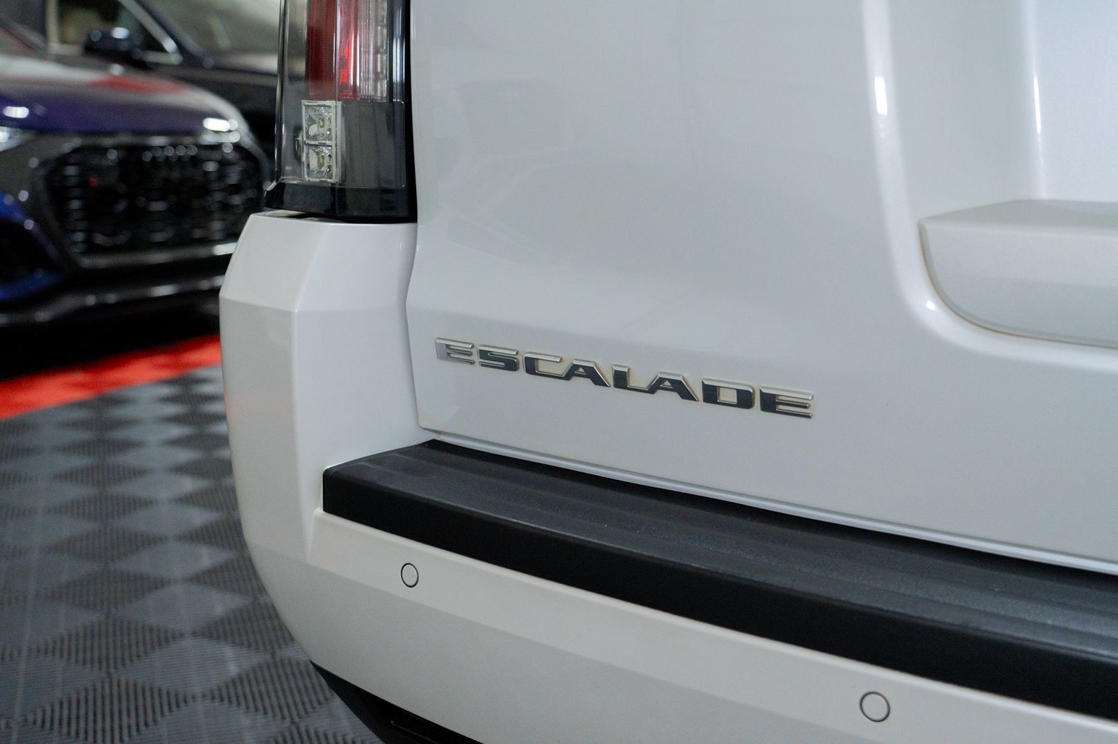 Used 2016 Cadillac Escalade Platinum AWD/4WD image 9