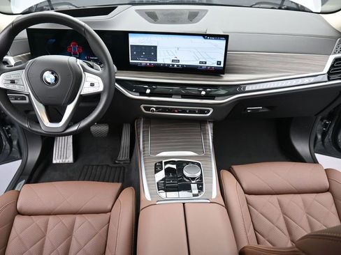 Used 2026 BMW X7 xDrive40i AWD/4WD image 13