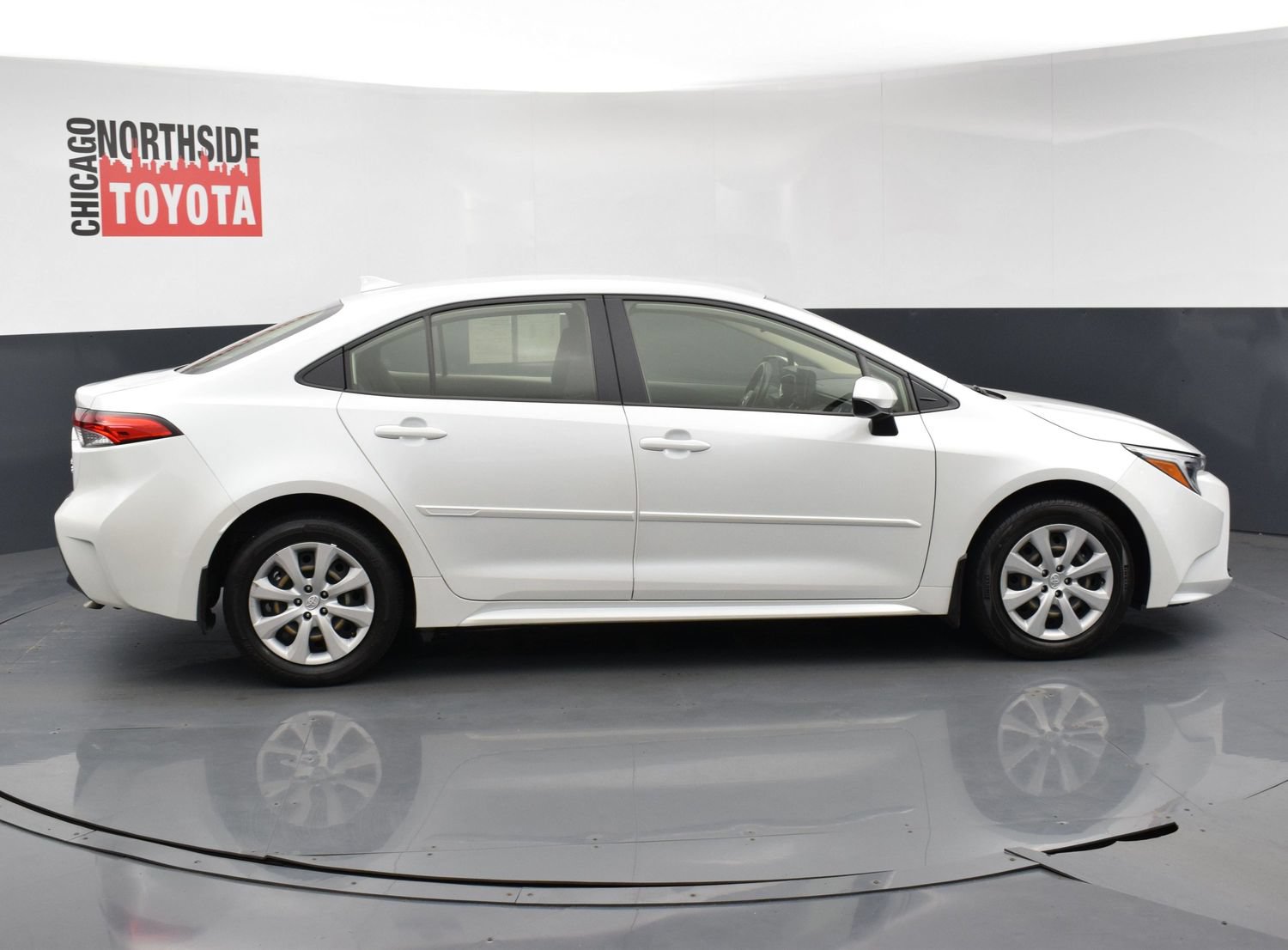 Used 2025 Toyota Corolla LE FWD image 5