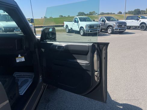 New 2025 Ford Bronco Badlands image 34