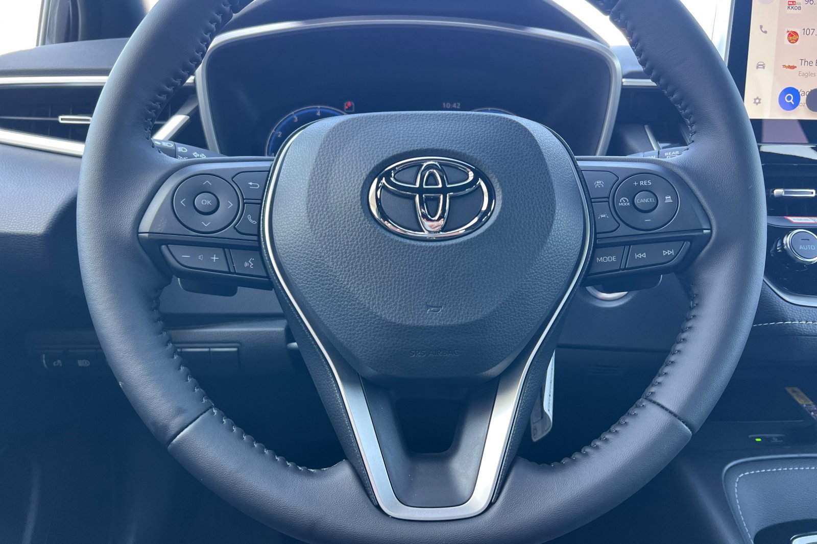 Used 2027 Toyota Corolla SE w/ SE Premium Package FWD image 23