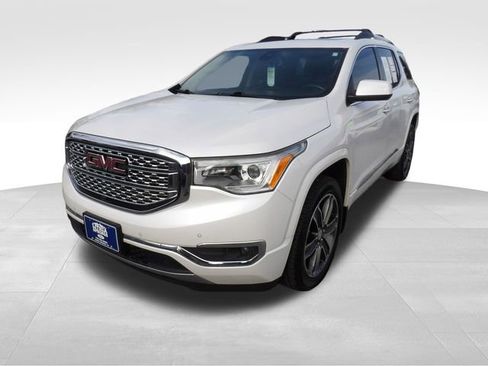 Used 2019 GMC Acadia Denali image 3