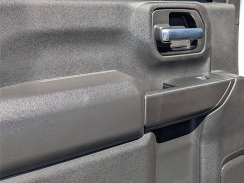 Used 2025 Chevrolet Silverado 2500 Custom w/ Custom Value Package image 33