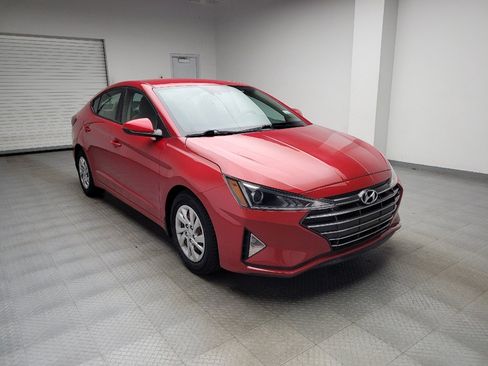 Used 2020 Hyundai Elantra SE w/ Winter Weather Package FWD image 13