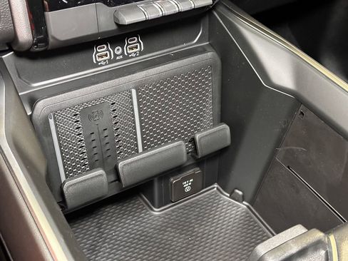 New 2026 RAM 1500 4x4 Crew Cab image 27