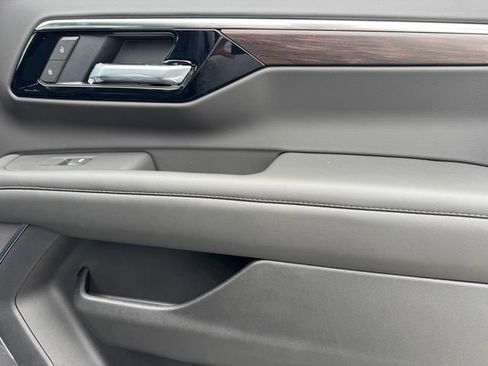 New 2026 Chevrolet Suburban LS w/ LS Custom Edition RWD image 8