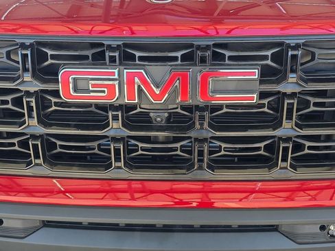 Used 2025 GMC Canyon Elevation w/ Convenience Package image 32