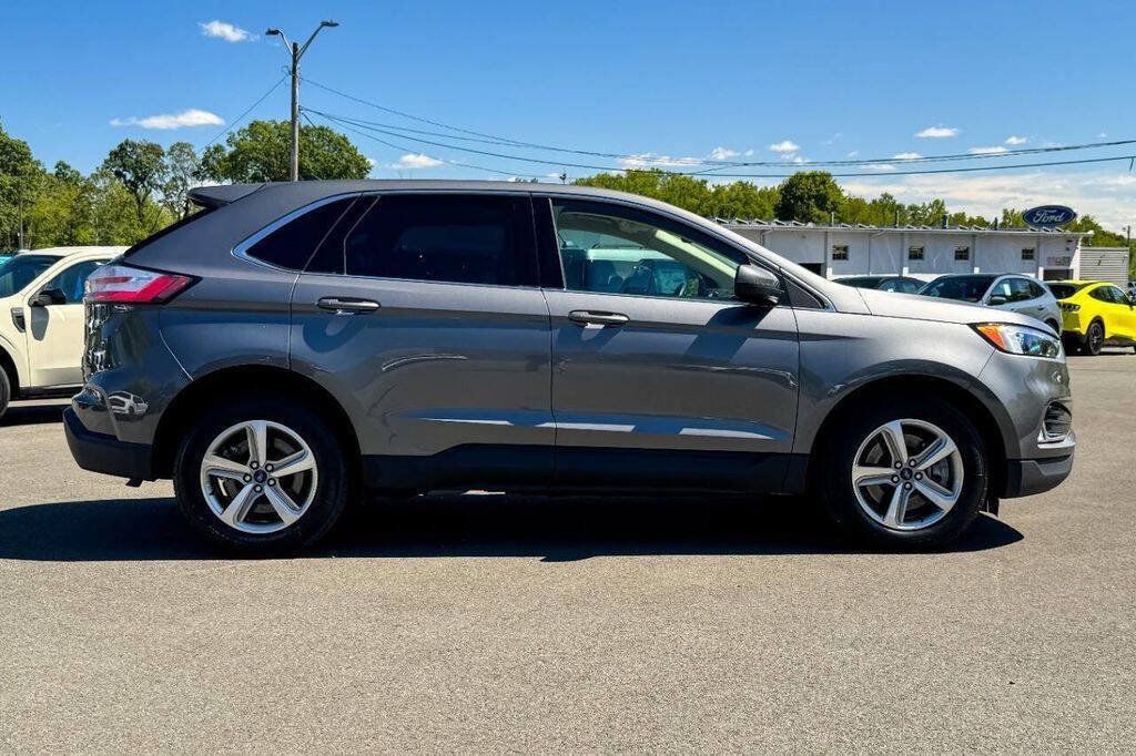 Used 2022 Ford Edge SEL w/ Convenience Package AWD/4WD image 2