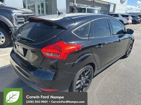 Used 2016 Ford Focus SE w/ Equipment Group 201A FWD image 7