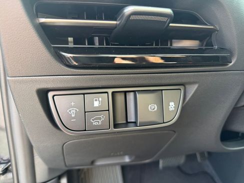 New 2025 Kia EV6 Wind image 18