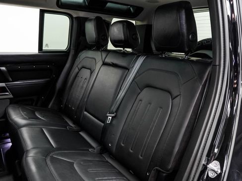 Used 2020 Land Rover Defender 110 HSE AWD/4WD image 17