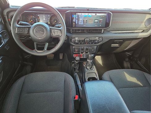 Used 2024 Jeep Gladiator Rubicon w/ Technology Group image 11