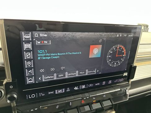 Used 2024 GMC Hummer EV 2X w/ LPO, Illumination Package AWD/4WD image 15