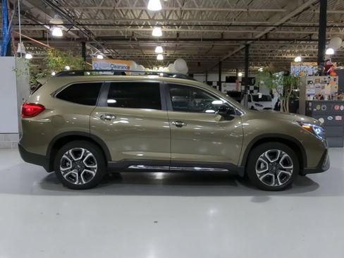 Used 2024 Subaru Ascent Touring AWD/4WD image 7