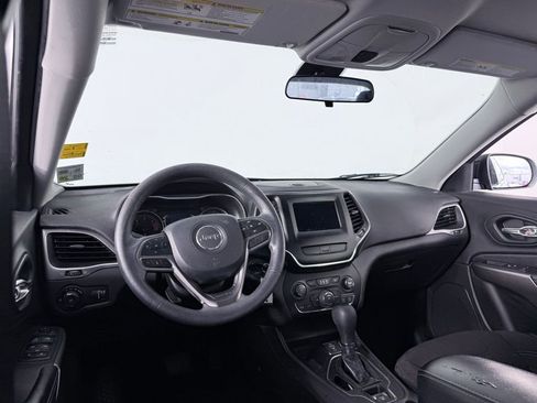 Used 2019 Jeep Cherokee Latitude w/ Popular Appearance Group image 18