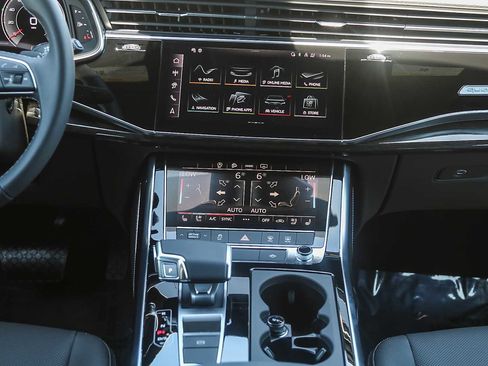 New 2025 Audi Q8 Premium Plus AWD/4WD image 18