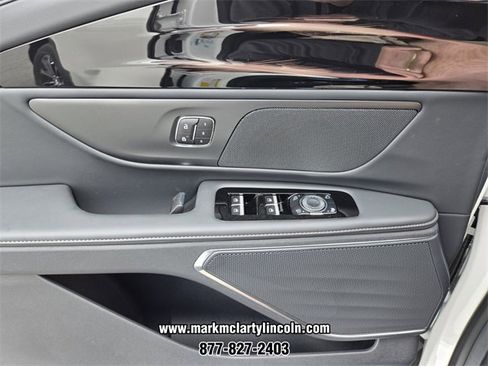 New 2026 Lincoln Nautilus Premier image 21