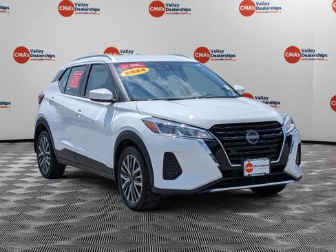 Used 2024 Nissan Kicks SV FWD image 3