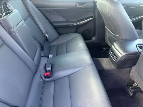 Used 2019 Lexus IS 300 image 13
