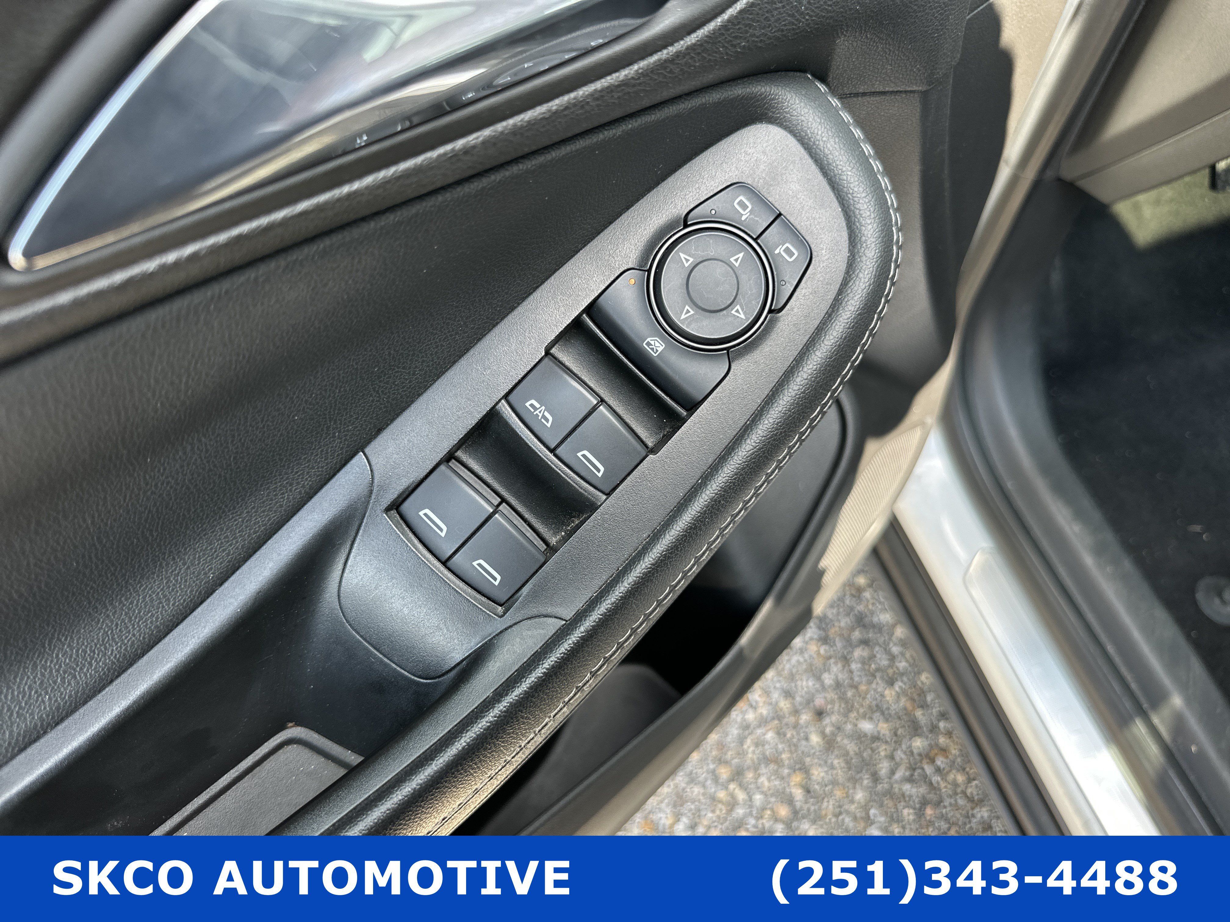 Used 2021 Buick Encore GX Essence w/ Experience Buick Package AWD/4WD image 21