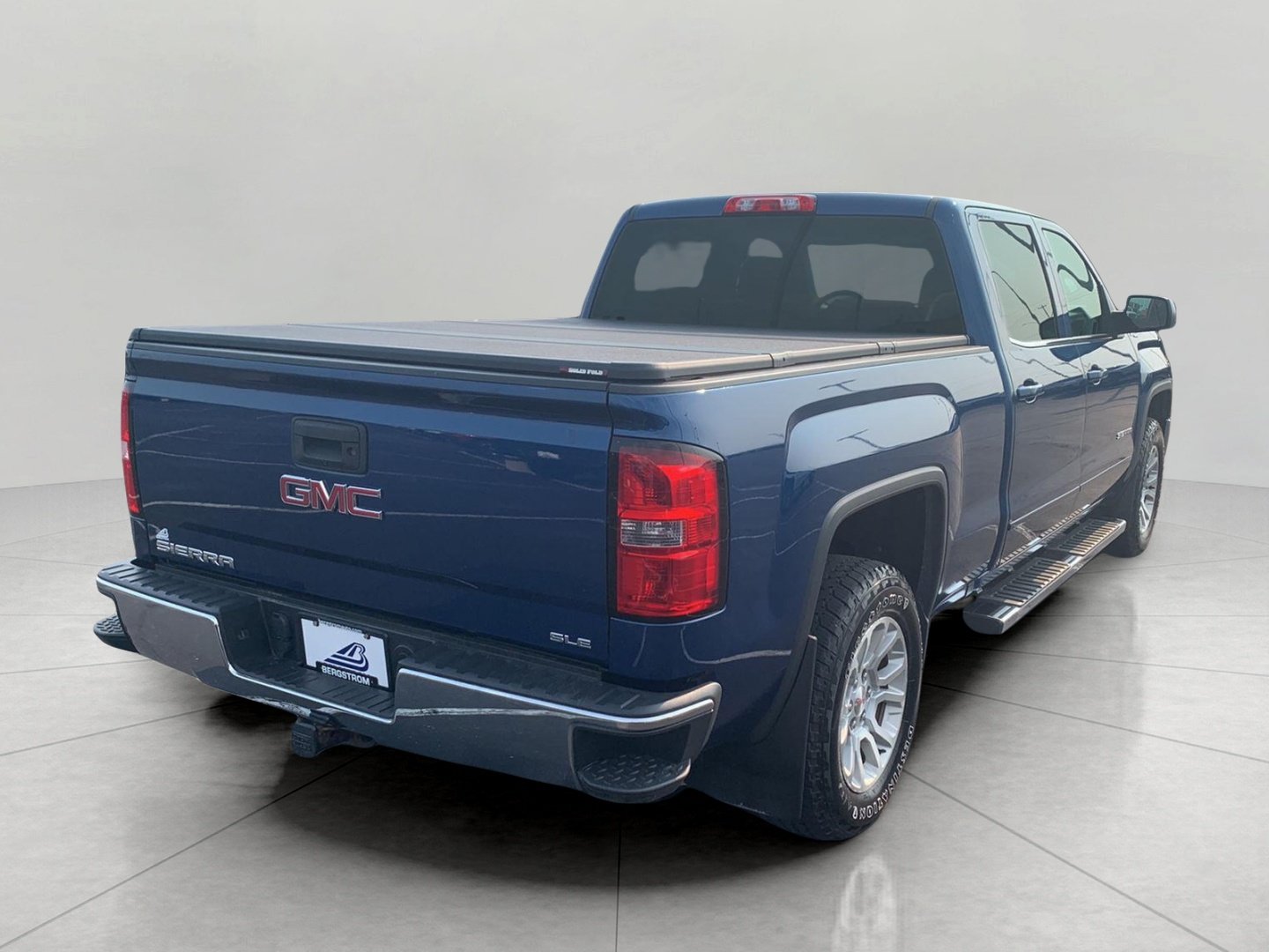 Used 2015 GMC Sierra 1500 SLE w/ SLE Value Package AWD/4WD image 7