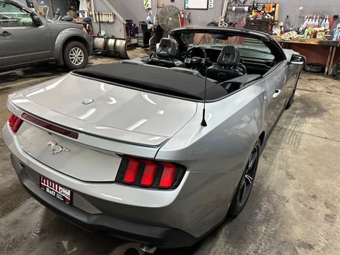 Used 2024 Ford Mustang Premium image 8
