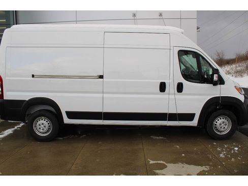 New 2026 RAM ProMaster 2500 w/ Premium Convenience Group image 4