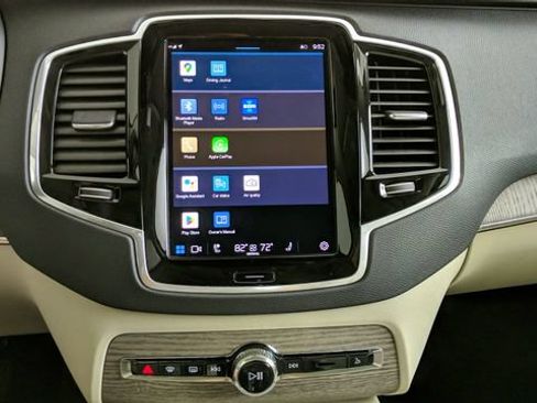 Used 2023 Volvo XC90 B5 Plus w/ Protection Package Premier AWD/4WD image 29