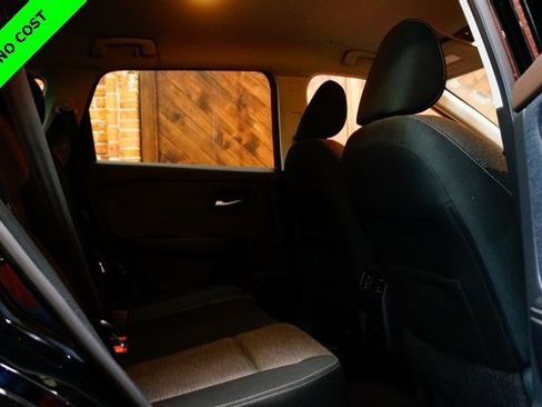 Used 2022 Nissan Rogue SV image 46