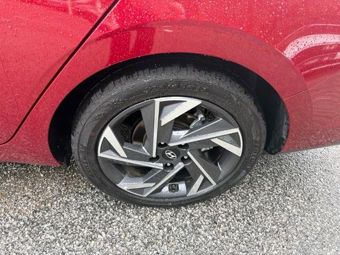 Used 2025 Hyundai Elantra SEL FWD image 9