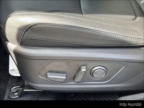 Certified 2025 Hyundai Tucson Limited image 30