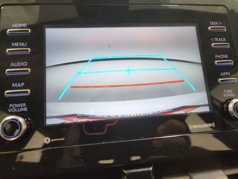 Used 2022 Toyota Camry LE image 3