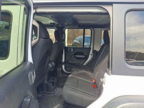 Used 2019 Jeep Wrangler Unlimited Sport S AWD/4WD image 10