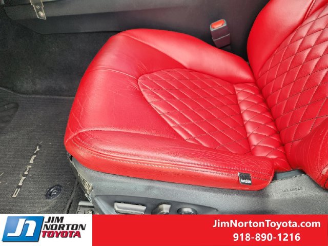 Used 2018 Toyota Camry SE w/ Moonroof Package FWD image 25