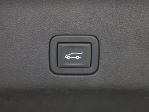 Used 2024 GMC Yukon XL SLT w/ SLT Luxury Package image 43