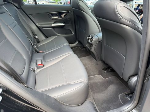 Used 2026 Mercedes-Benz GLC 300 4MATIC image 33
